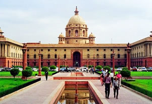 Picture of the government buildings in New Delhi.